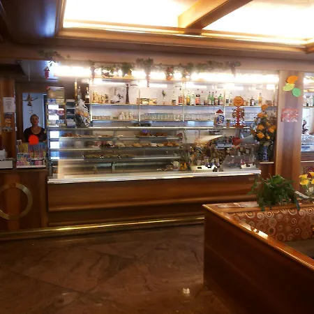Ristorante Dolomiti 3* 첸체니게
